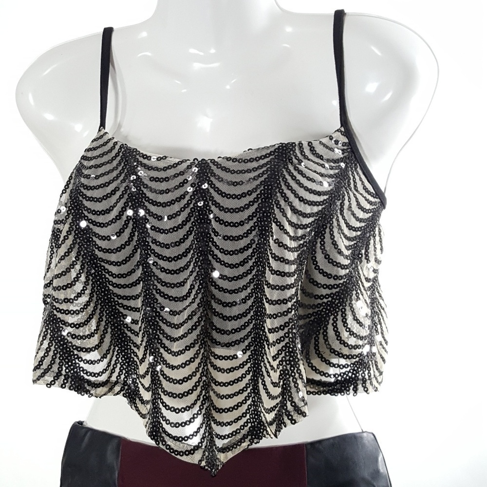 CHARLOTTE RUSSE SEQUIN CROP TOP